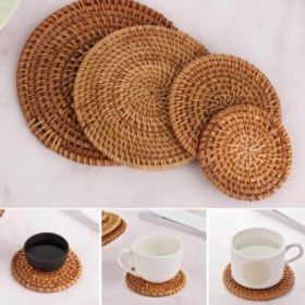 1 PC Round Natural Rattan Coasters Handmade Insulation Placemats Kitchen Decoration Accessories (Color: brown, size: 8cm)