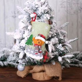 Christmas decorations Santa Claus socks plaid doll linen socks Christmas tree pendant decorations Christmas gift bag (Specifications: E-W12 Small Bear Fruit Green Socks)